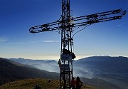 30 Dalla croce dello Zuc di Valbona panorama sulla Val Imagna